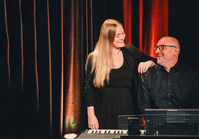 Die Welt ist besser als ihr denkt - Doppelt gegendert hält besser! – Bild: @Hamm-Sauter